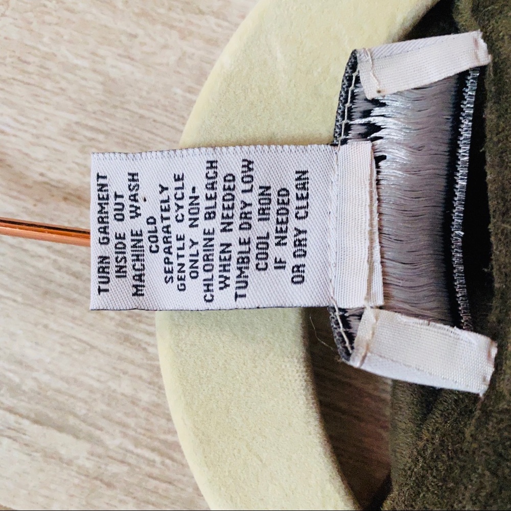 {SALE} Carmen Marc Valvo Zip Up Motto Jacket. - Picture 5 of 8